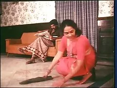 દેખાવડા બચ્ચાઓ વિક્ટોરિયા કેક અને ક્લેરા ભારતીય aunty નગ્ન ટ્રિનિટી VS વિશાળ ડિક